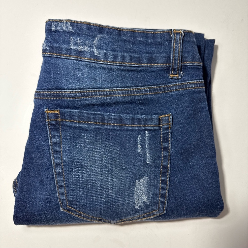 Woman’s Juniors Wax Jeans size 11/30 Blue Denim Distressed